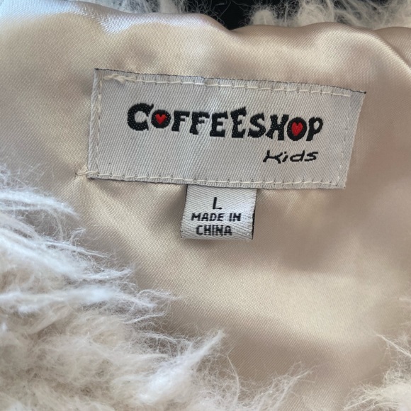 Girls fur vest - Picture 3 of 3